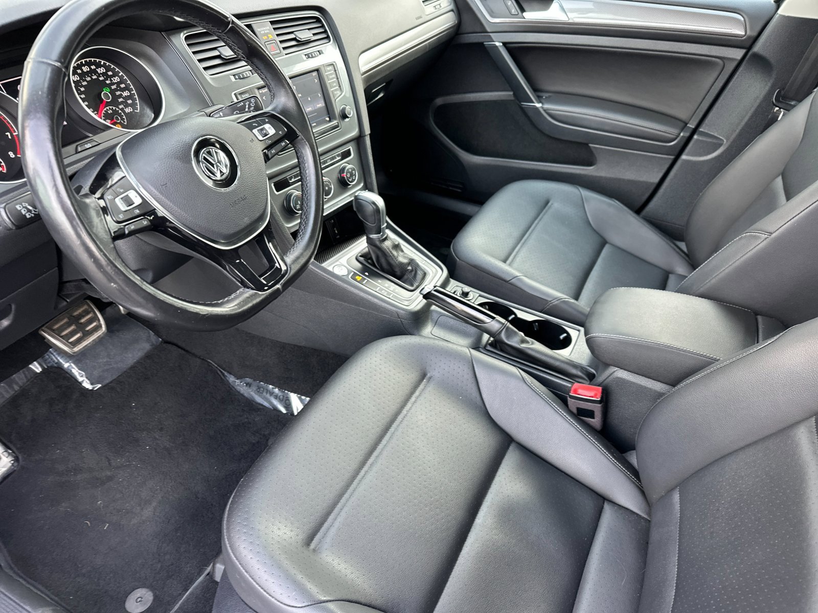 Used 2017 Volkswagen Golf Alltrack SE image 10