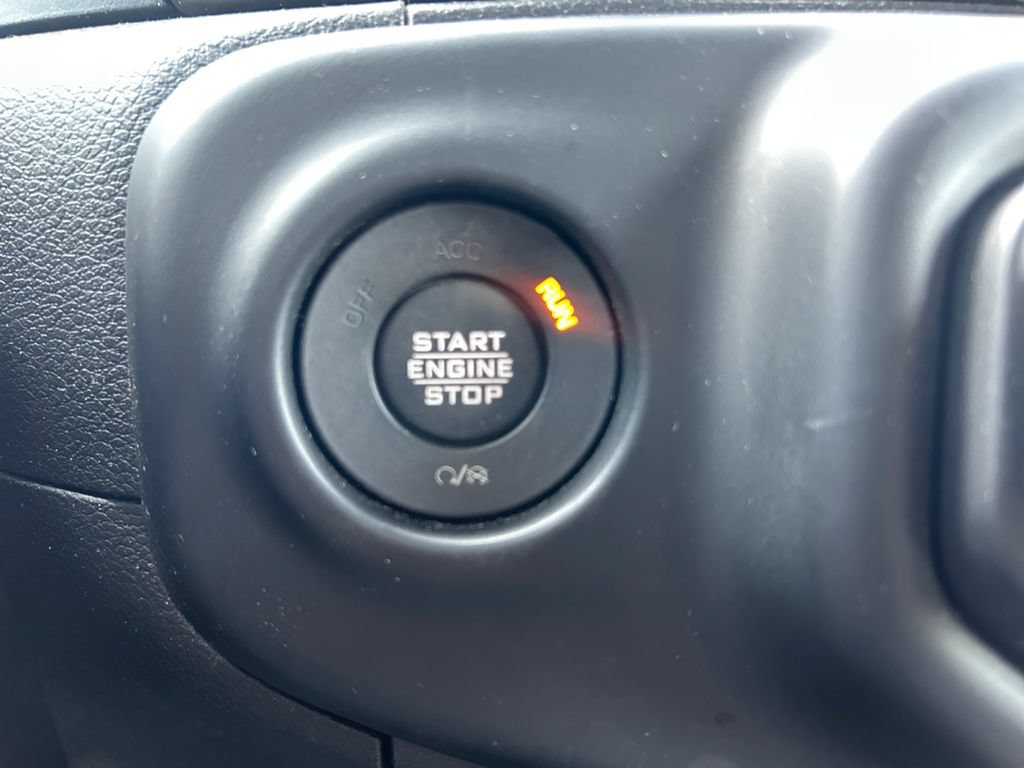 Used 2023 Jeep Wrangler Unlimited AWD/4WD image 30