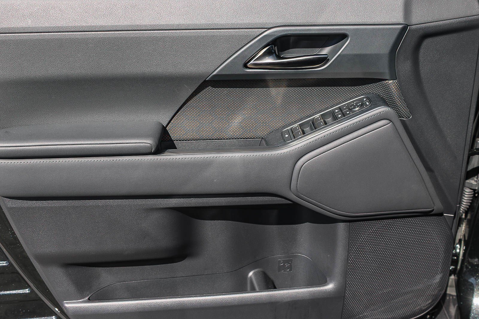 Used 2025 Lexus GX 550 w/ Cold Area Package AWD/4WD image 22