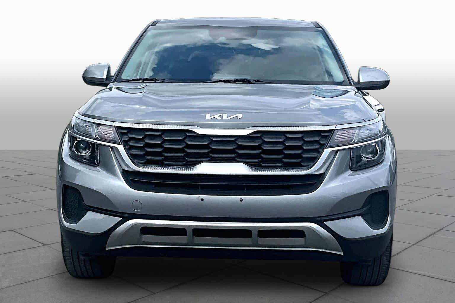 Used 2023 Kia Seltos LX AWD/4WD image 4