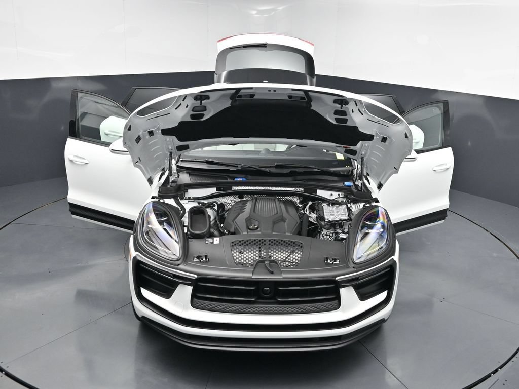 New 2026 Porsche Macan AWD/4WD image 29