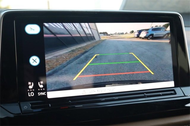 New 2026 Volkswagen Atlas Cross Sport SE image 12