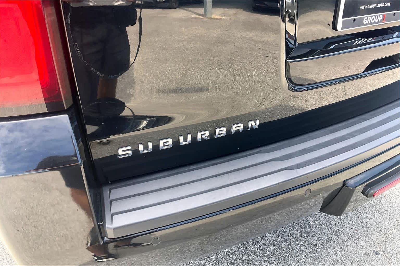 Used 2018 Chevrolet Suburban LT RWD image 33