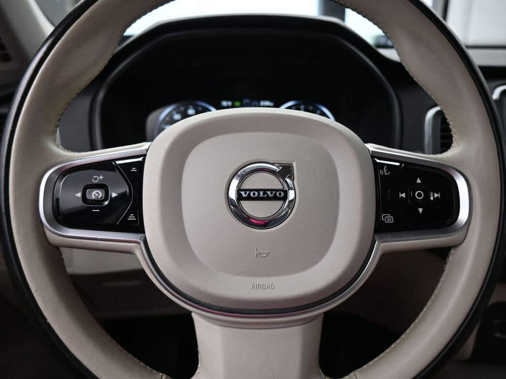 Used 2020 Volvo XC90 T5 Momentum w/ Protection Package image 27