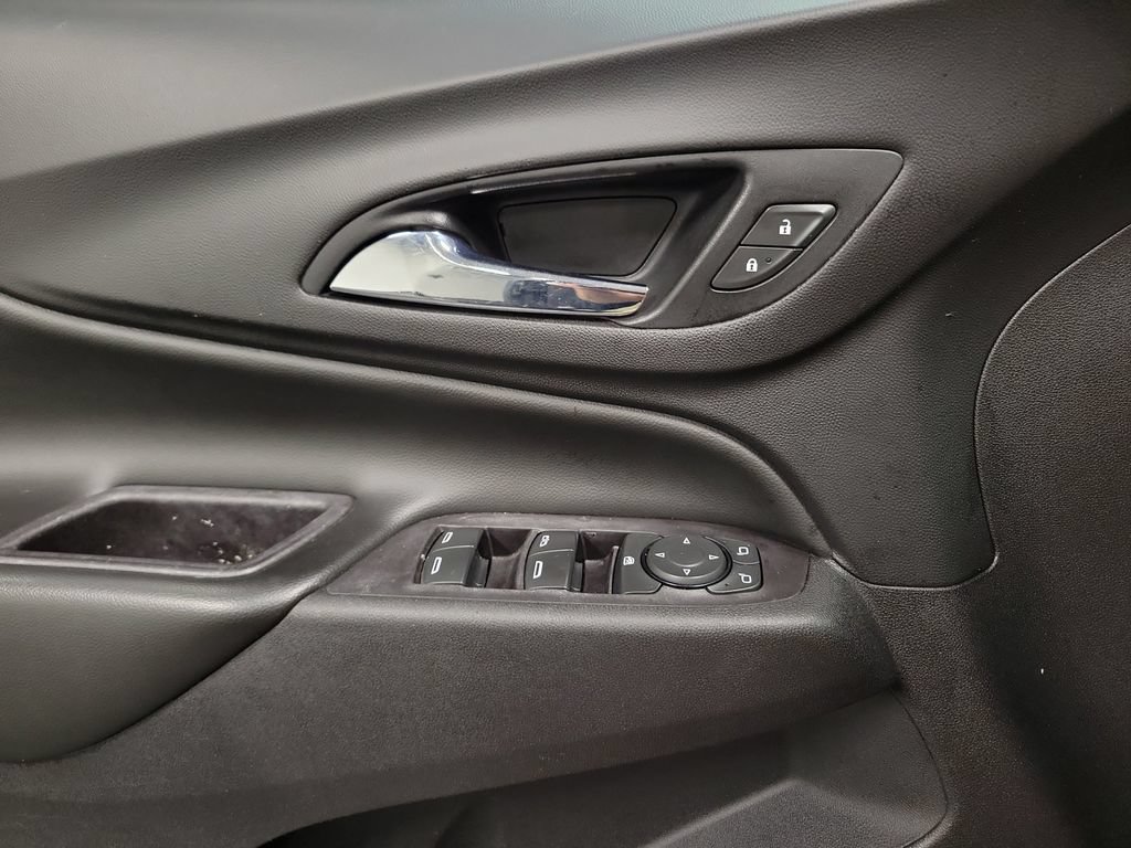 Used 2021 Chevrolet Equinox LT FWD image 18
