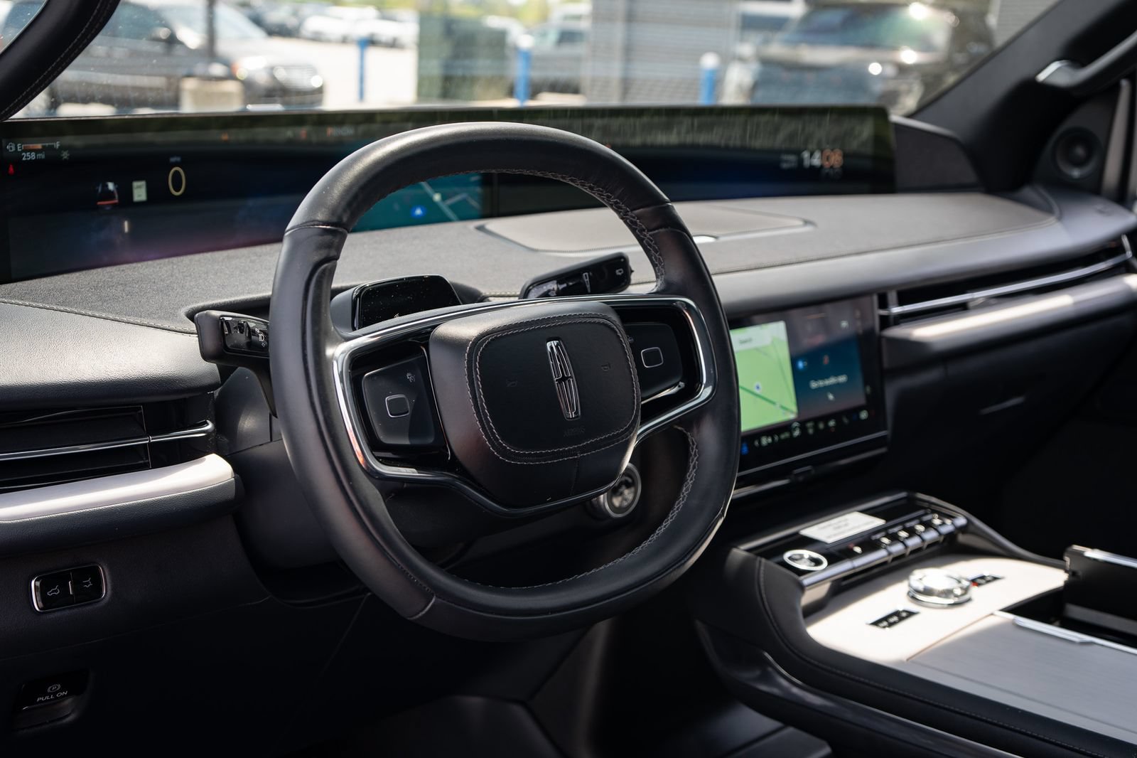 Used 2025 Lincoln Navigator L Reserve w/ Jet Appearance Package AWD/4WD image 24
