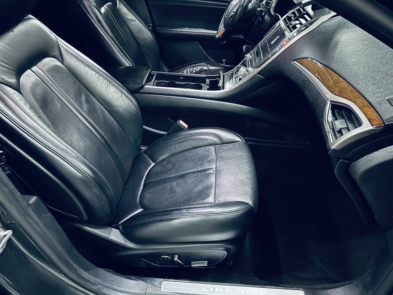 Used 2019 Lincoln MKZ Reserve w/ Luxury Package FWD image 22