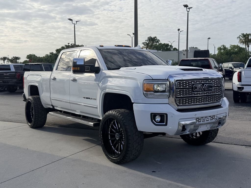 Used 2019 GMC Sierra 2500 Denali w/ Duramax Plus Package image 2