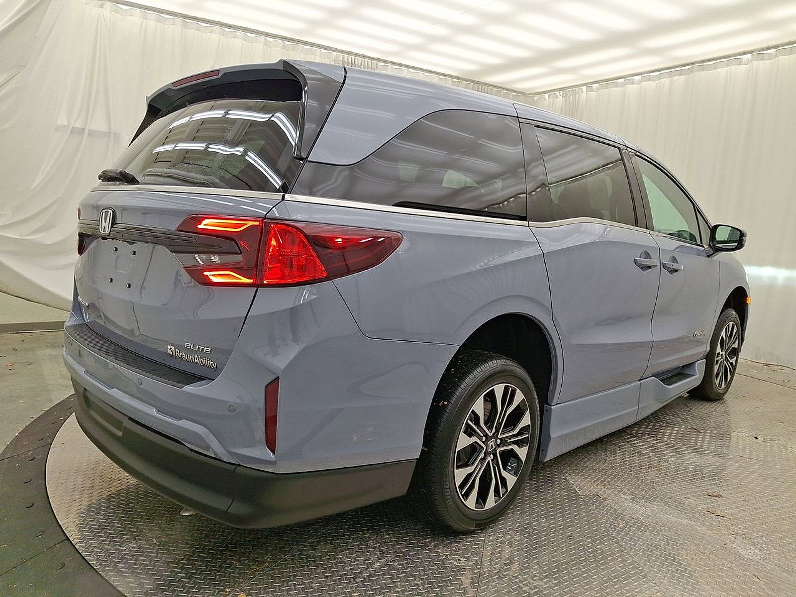 Used 2026 Honda Odyssey Elite image 25