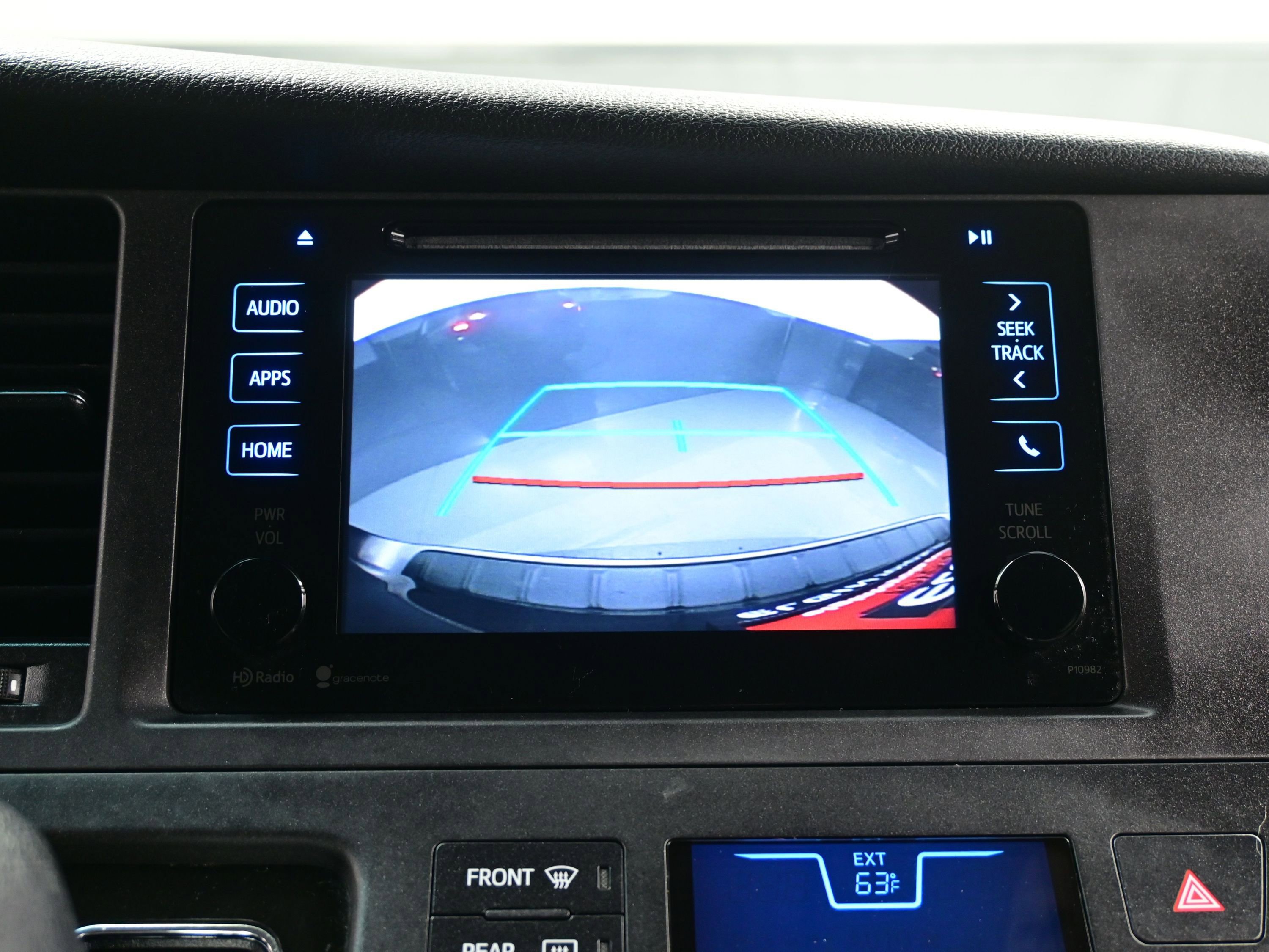 Used 2015 Toyota Sienna LE image 19