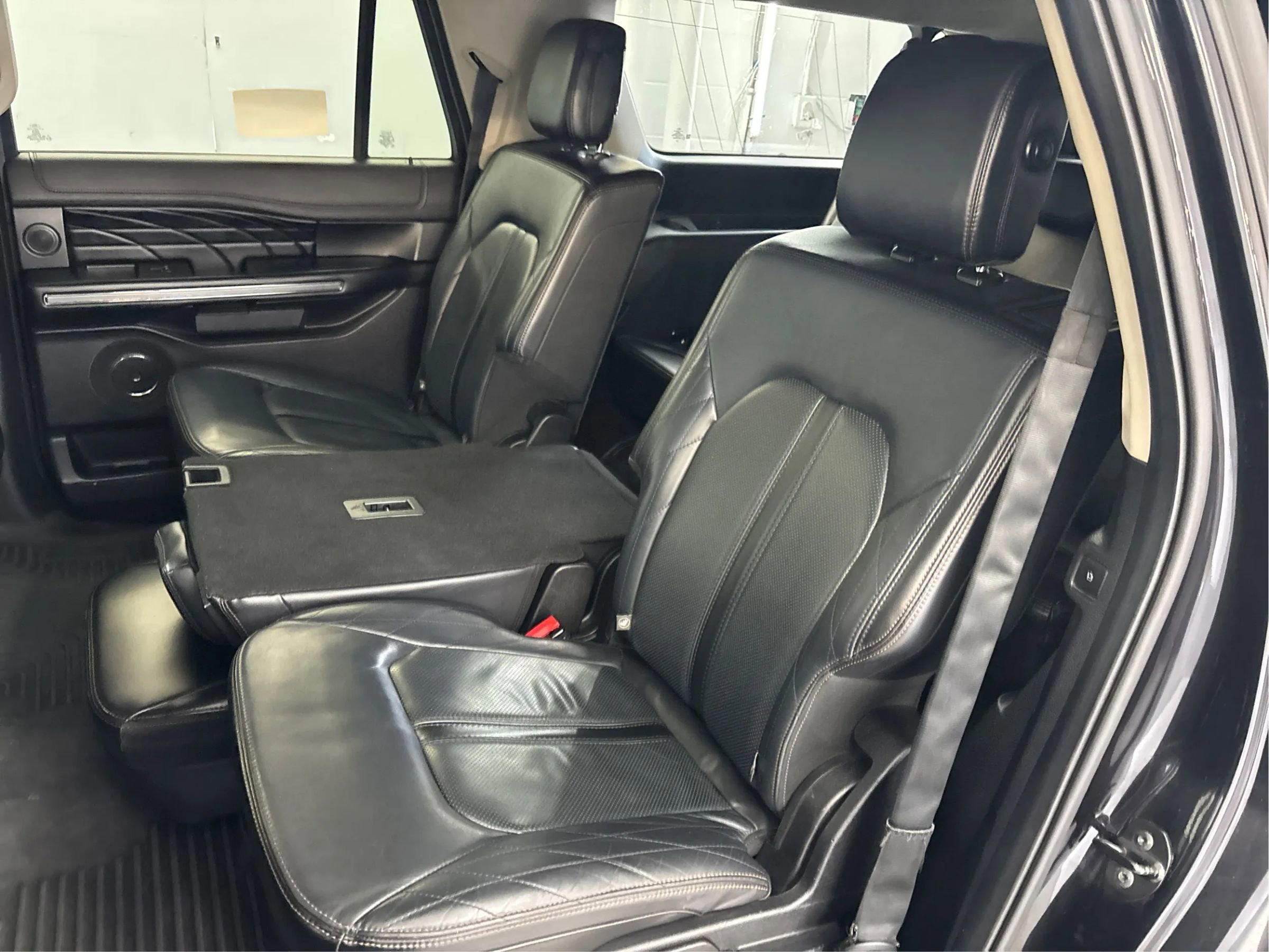 Used 2019 Ford Expedition Max Platinum image 13