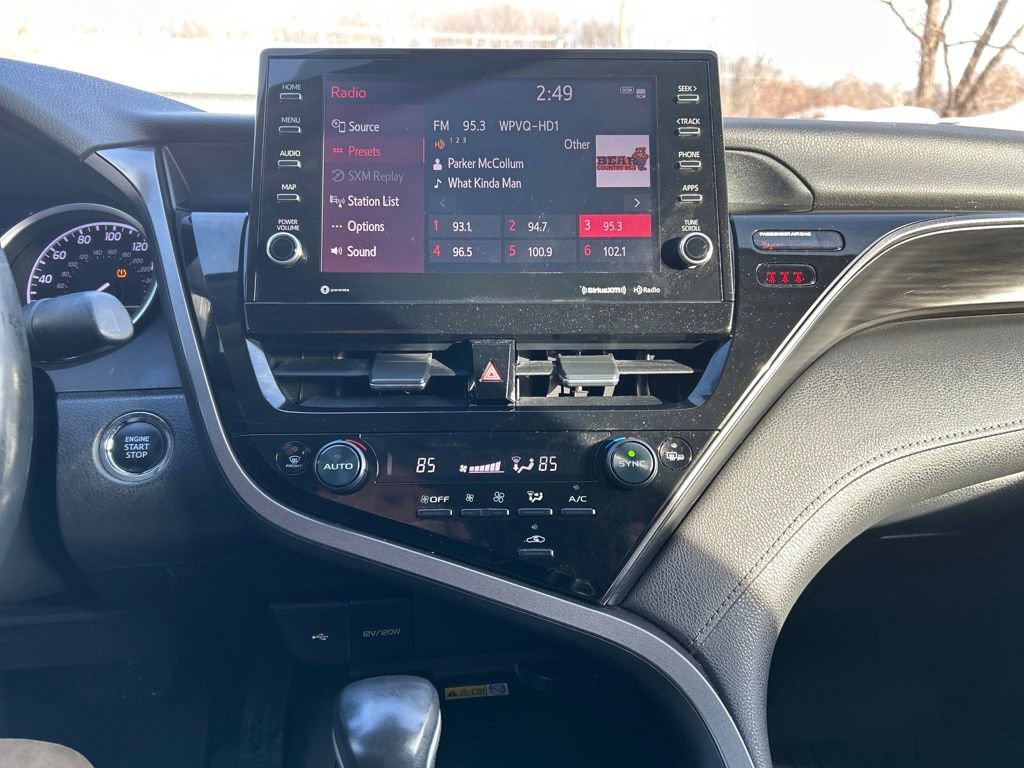 Used 2022 Toyota Camry XLE image 18