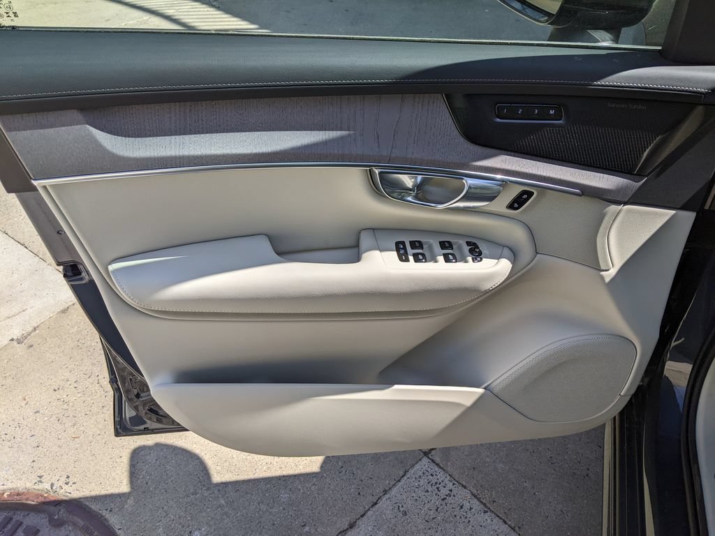 New 2026 Volvo XC90 B6 Ultra w/ Protection Package Premier AWD/4WD image 9