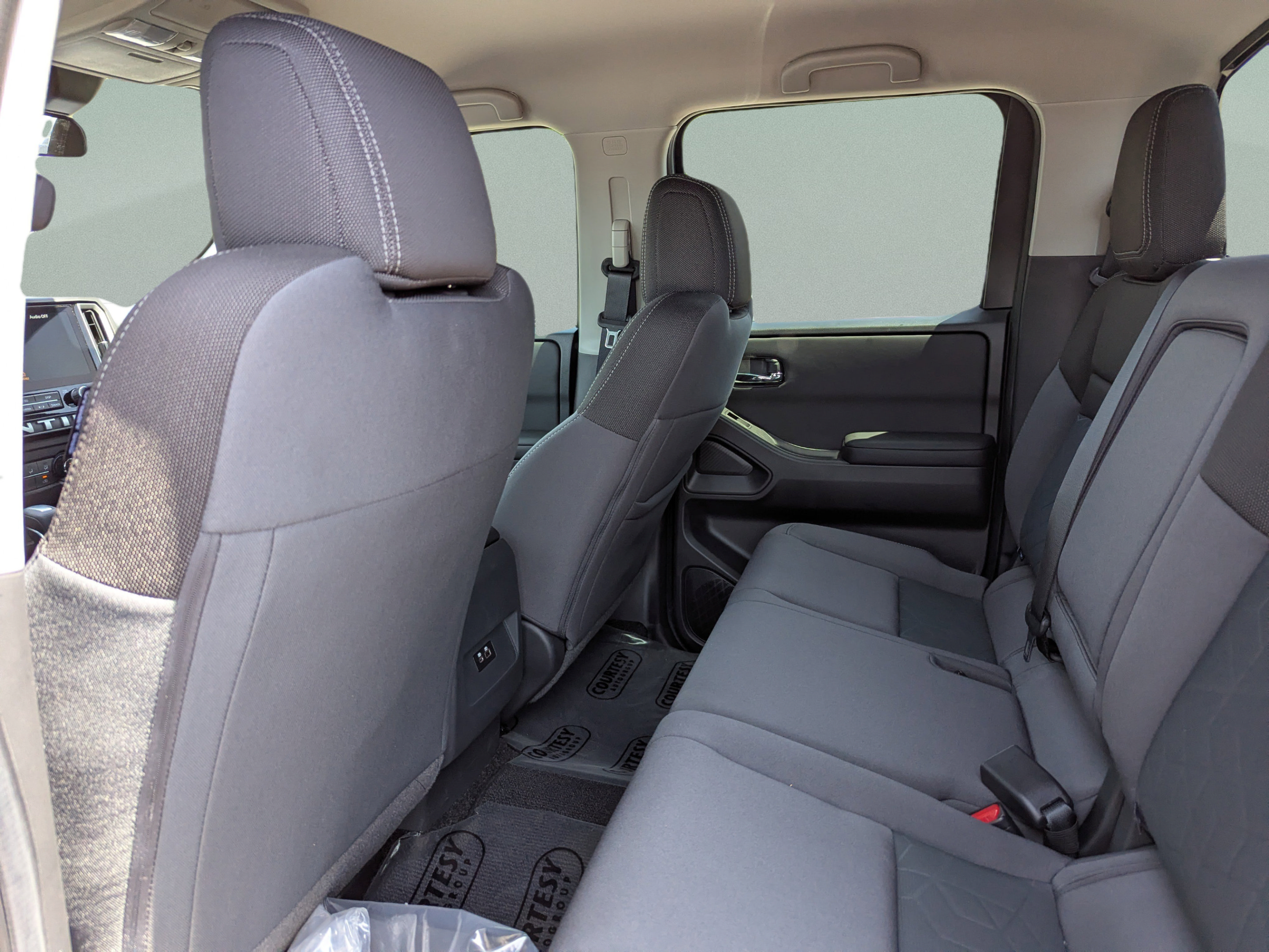 New 2026 Nissan Frontier SV w/ Tow Package AWD/4WD image 15