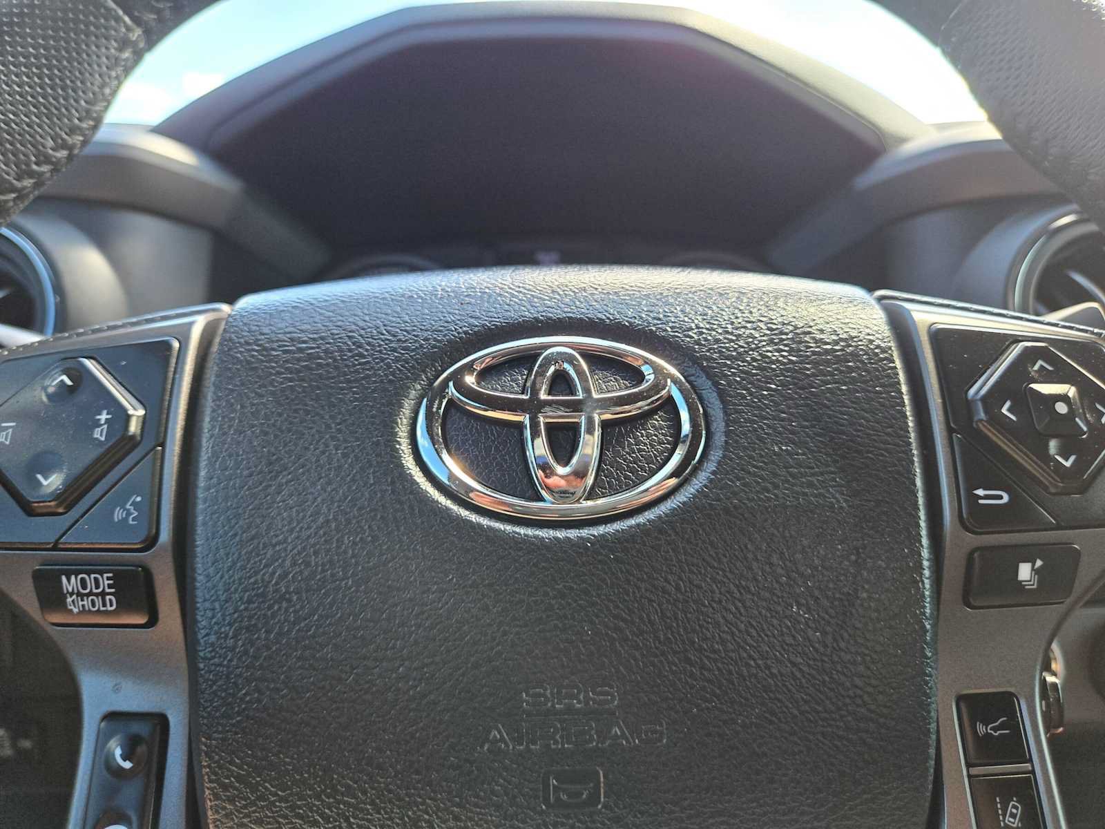 Certified 2020 Toyota Tacoma TRD Off-Road AWD/4WD image 27