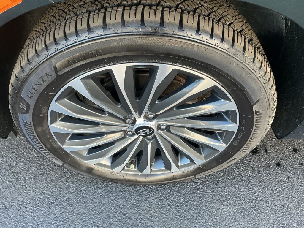 Used 2023 Hyundai Palisade Calligraphy image 9