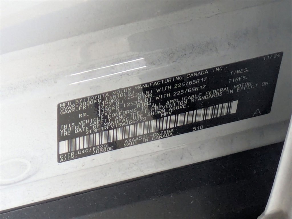 Used 2025 Toyota RAV4 LE image 32