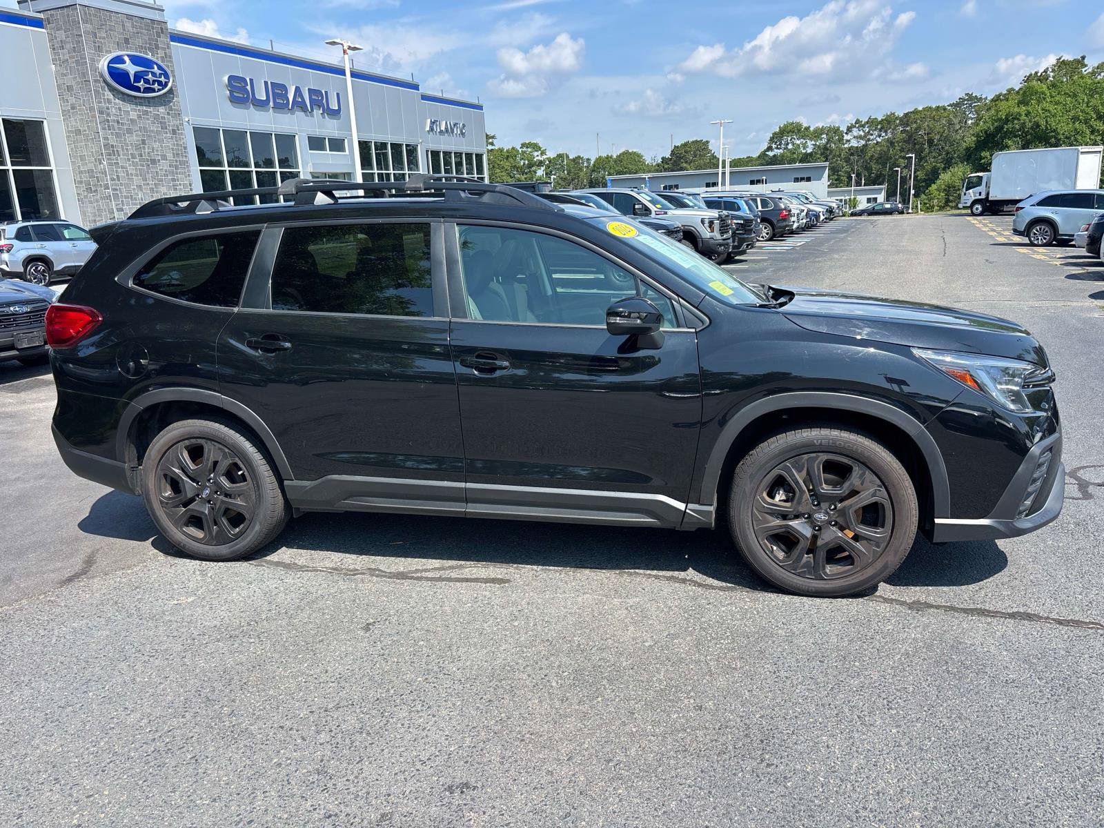 Used 2023 Subaru Ascent Onyx Edition AWD/4WD image 2
