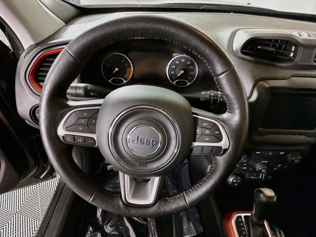 Used 2019 Jeep Renegade Trailhawk w/ Cold Weather Group II AWD/4WD image 19