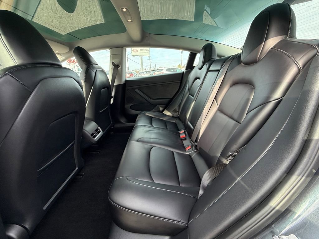 Used 2023 Tesla Model 3 Standard Range image 21
