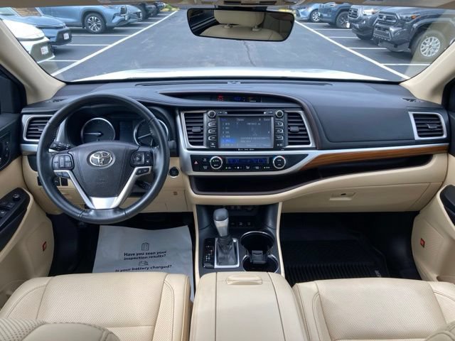 Used 2017 Toyota Highlander Limited AWD/4WD image 26
