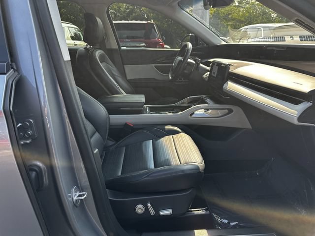 Certified 2024 Lincoln Nautilus Reserve AWD/4WD image 33