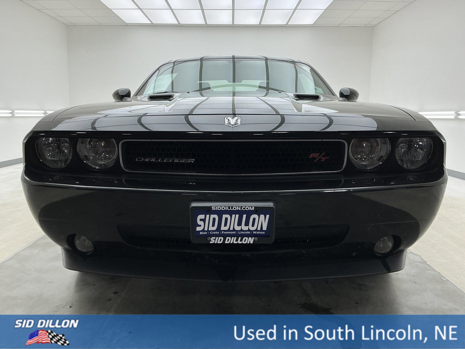 Used 2010 Dodge Challenger R/T image 2