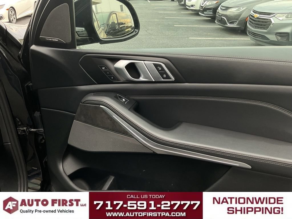 Used 2019 BMW X5 xDrive50i w/ M Sport Package AWD/4WD image 14