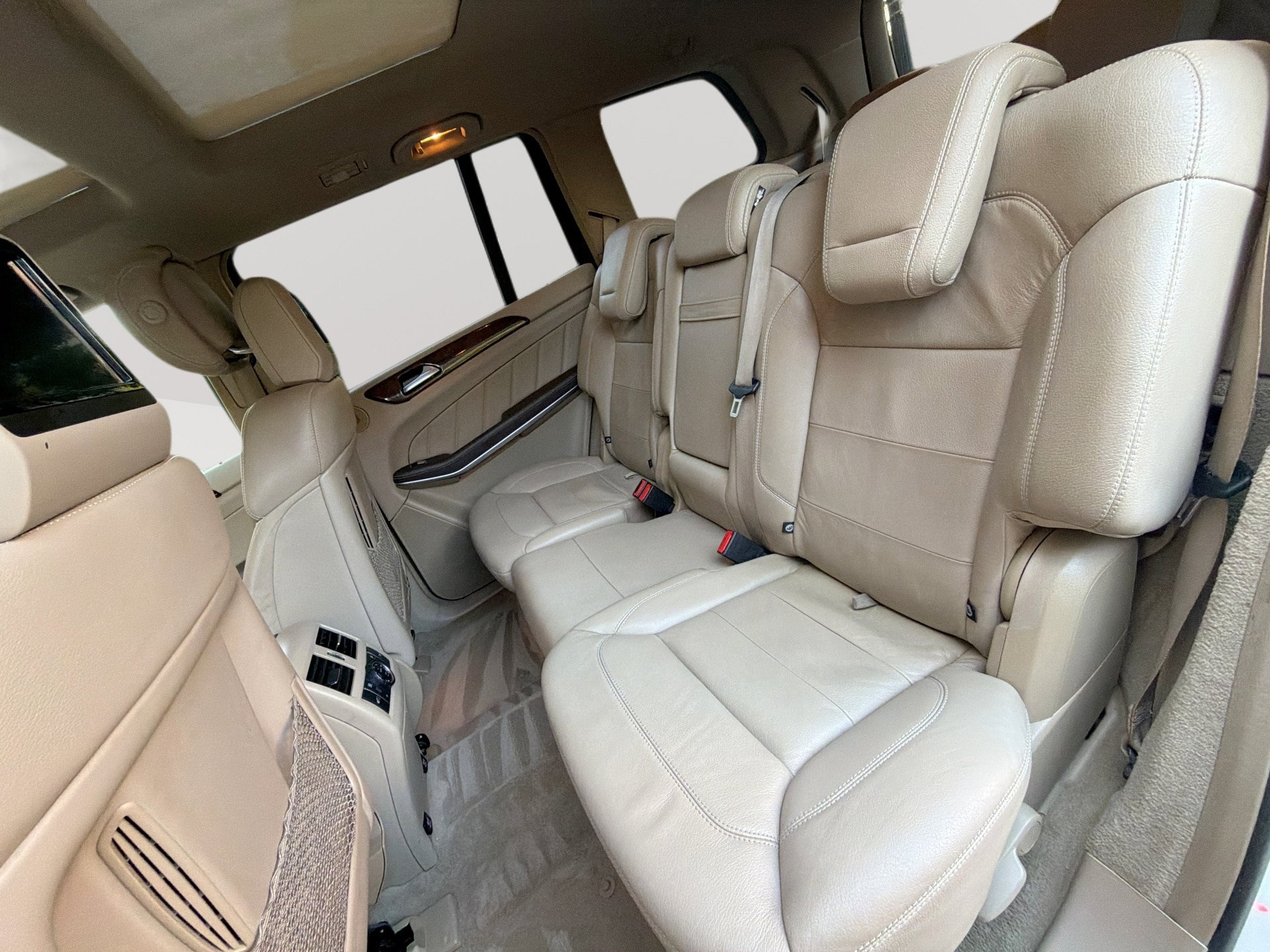 Used 2015 Mercedes-Benz GL 550 4MATIC image 27