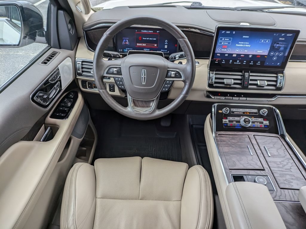 Certified 2022 Lincoln Navigator Reserve AWD/4WD image 21