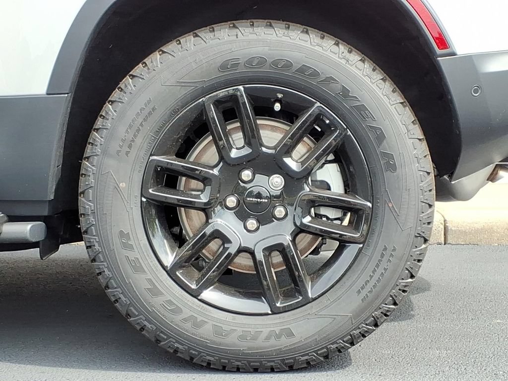 New 2026 Land Rover Defender 110 S AWD/4WD image 6