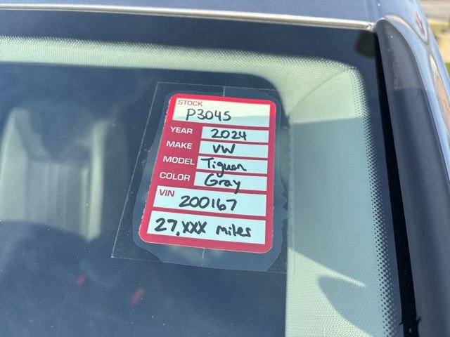 Used 2024 Volkswagen Tiguan SE image 39