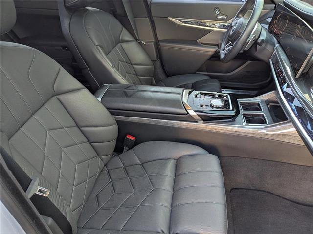 Certified 2024 BMW 760i xDrive w/ Premium Package 2 image 21