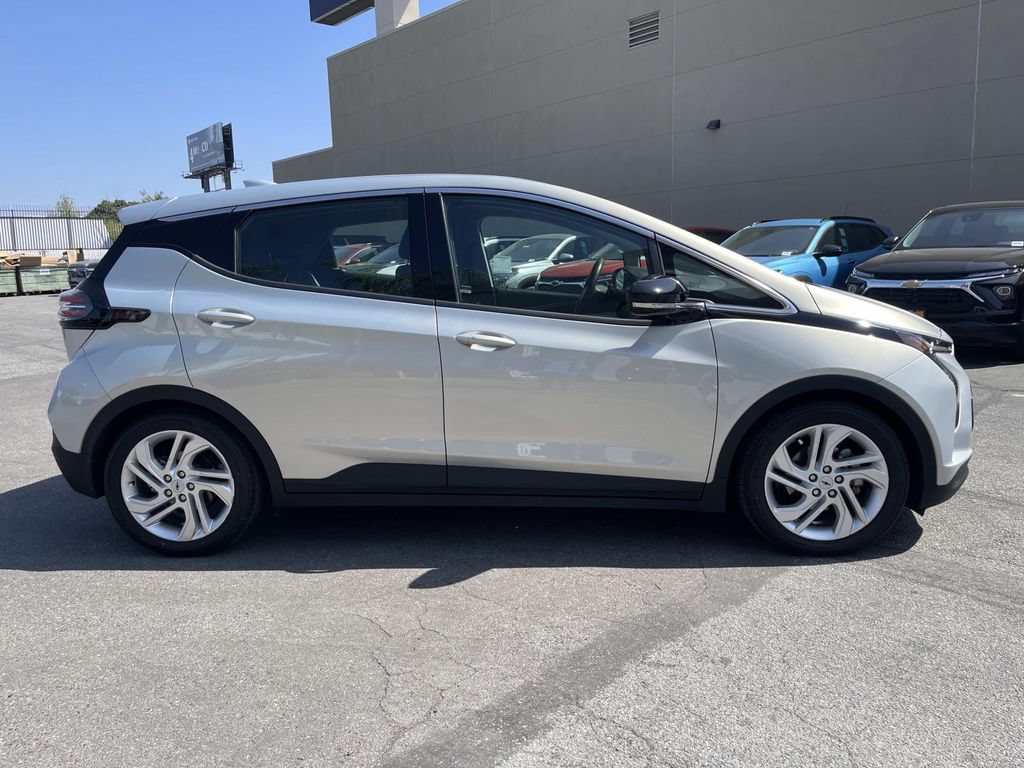 Used 2023 Chevrolet Bolt LT FWD image 2