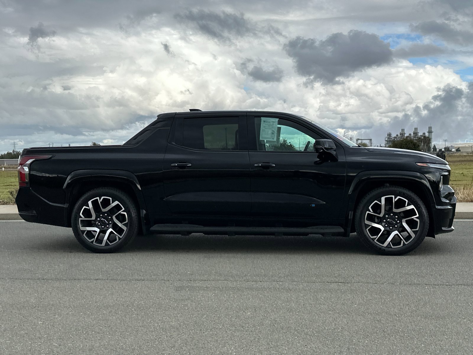 Used 2024 Chevrolet Silverado EV RST image 3