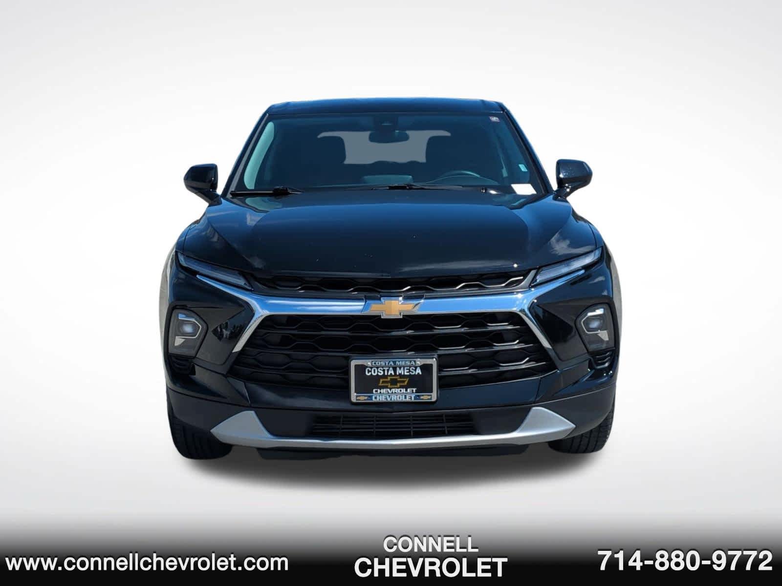 Used 2025 Chevrolet Blazer LT FWD image 2