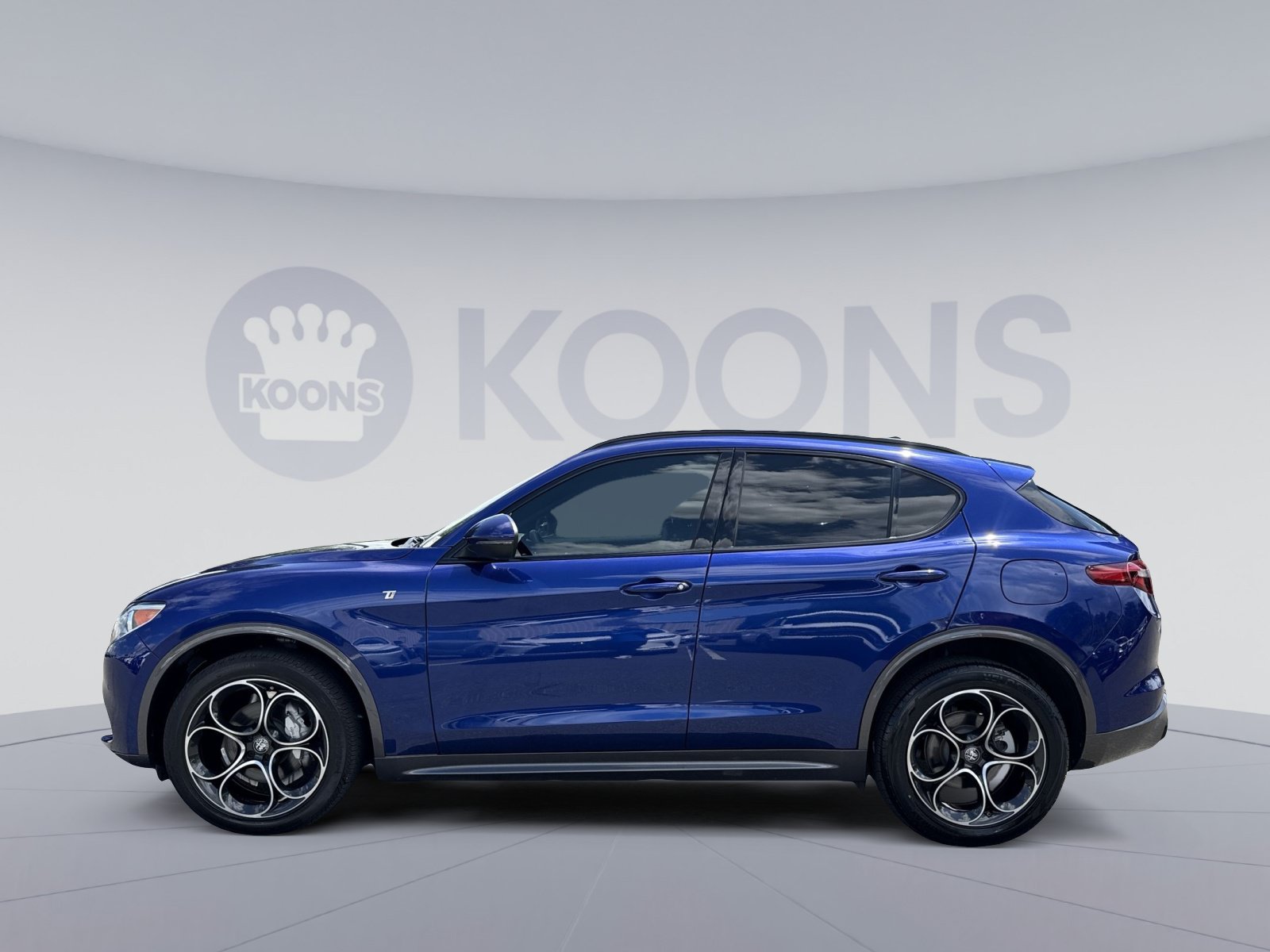 Used 2023 Alfa Romeo Stelvio Ti w/ Active Assist Plus Package AWD/4WD image 2