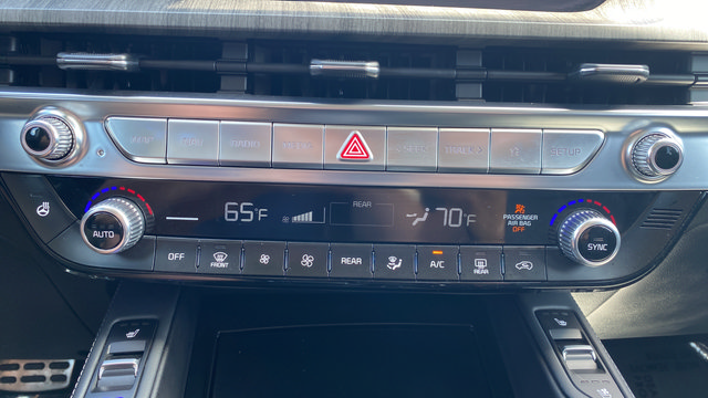 Certified 2024 Kia Telluride SX Prestige w/ Towing Package AWD/4WD image 18