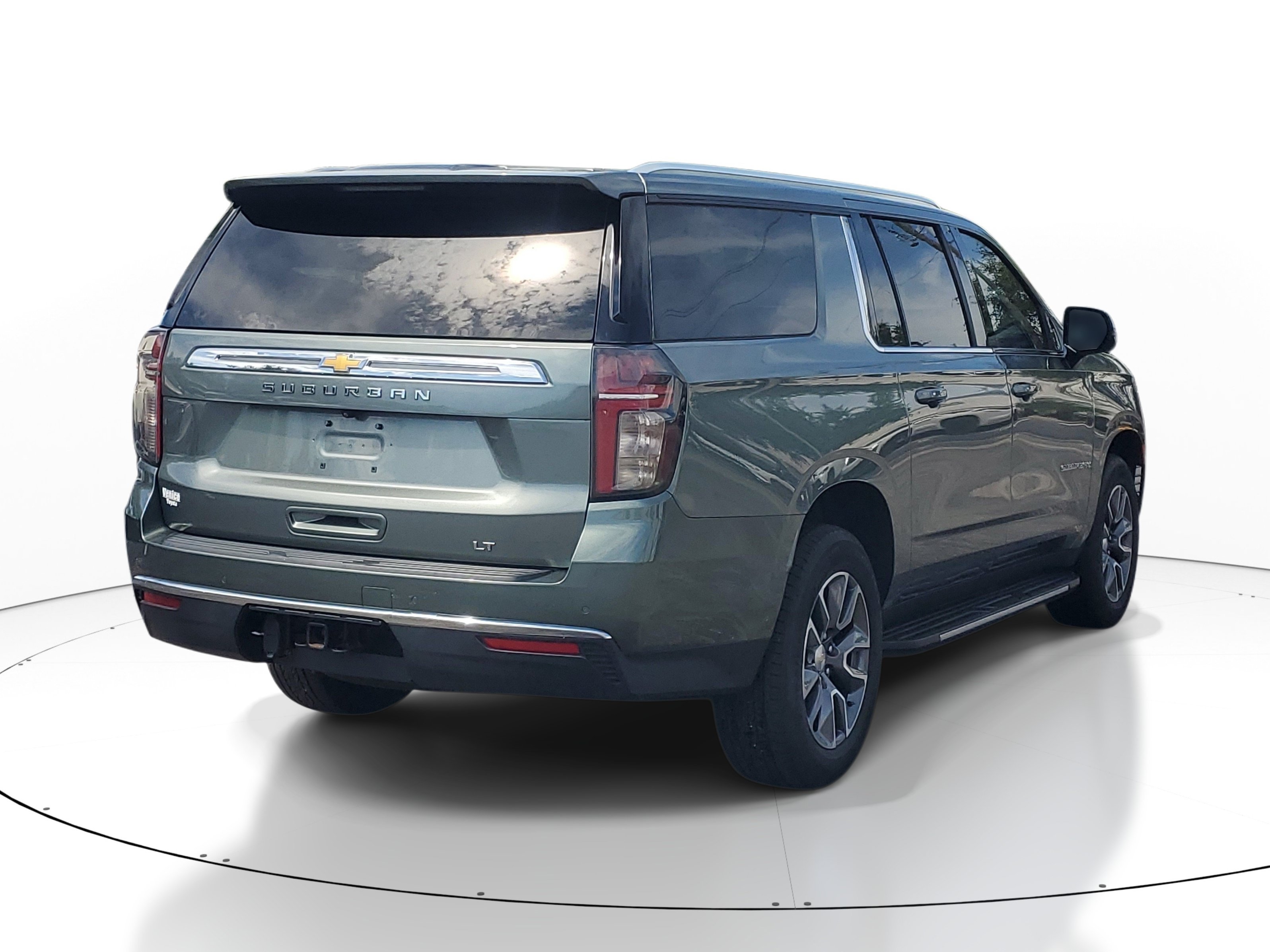 Used 2023 Chevrolet Suburban LT w/ LT Signature Plus Package AWD/4WD image 6