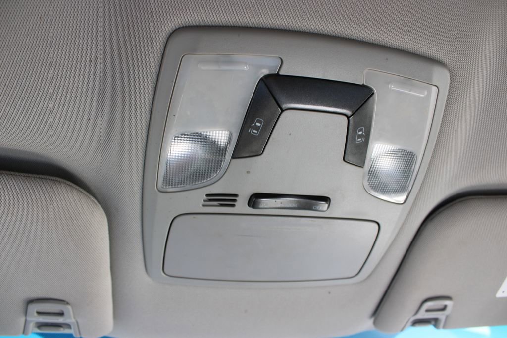 Used 2015 Toyota Sienna LE image 39