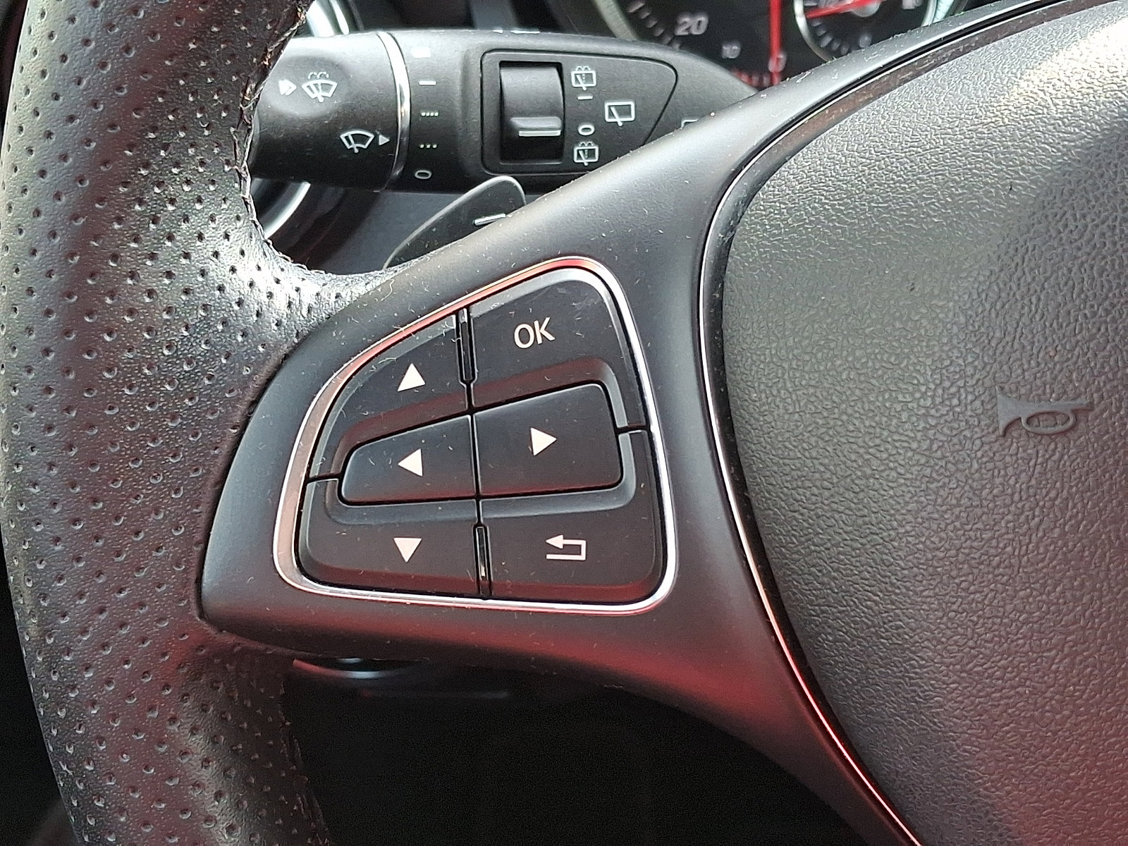 Certified 2019 Mercedes-Benz GLA 250 4MATIC image 24