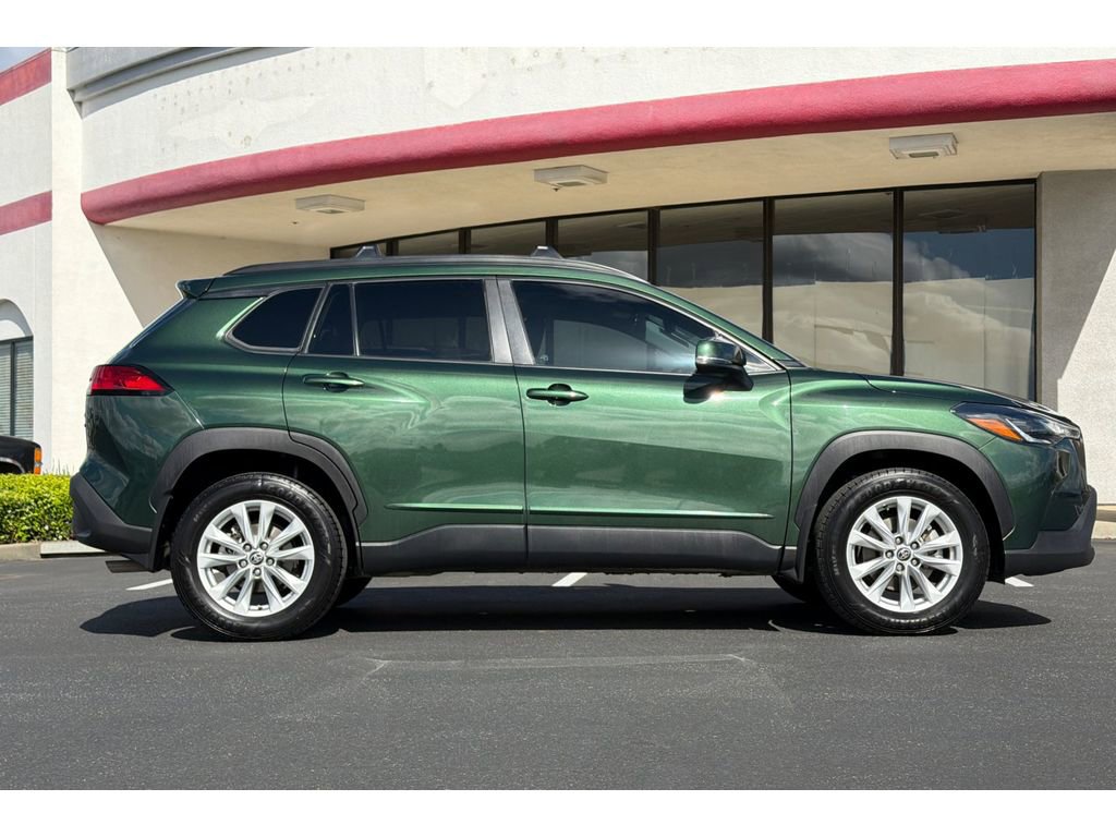 Used 2022 Toyota Corolla Cross LE AWD/4WD image 3