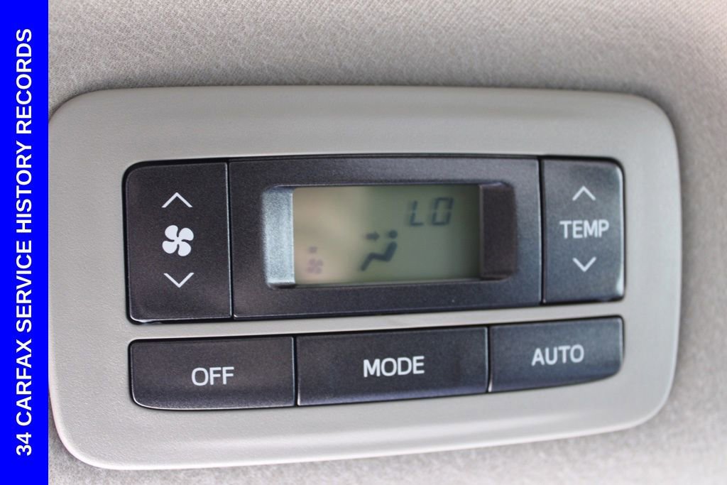 Used 2013 Toyota Sienna LE w/ Towing Pkg image 27