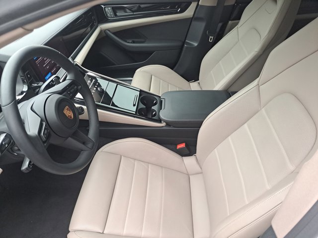 Certified 2025 Porsche Panamera 4 image 22