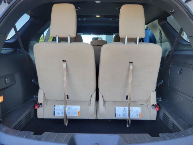 Used 2017 Ford Explorer XLT w/ Equipment Group 201A AWD/4WD image 9