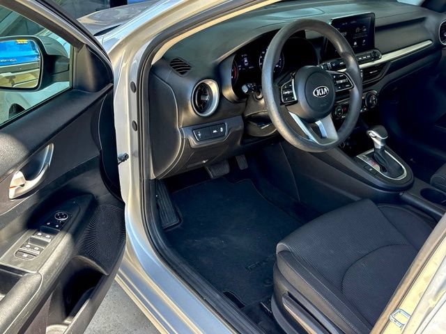 Used 2019 Kia Forte LXS FWD image 9