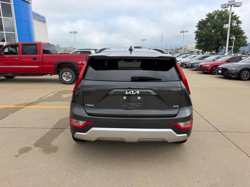 Used 2023 Kia Niro EX FWD image 3