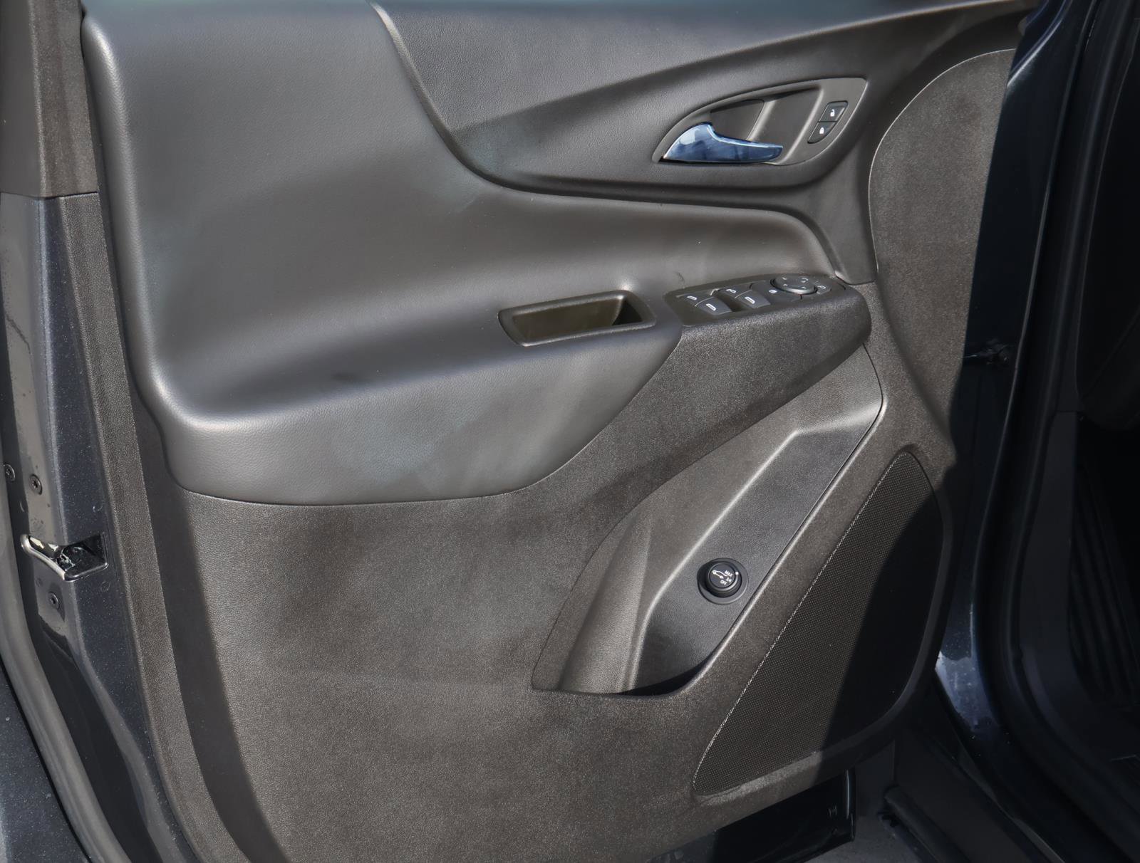 Used 2023 Chevrolet Equinox LT FWD image 15