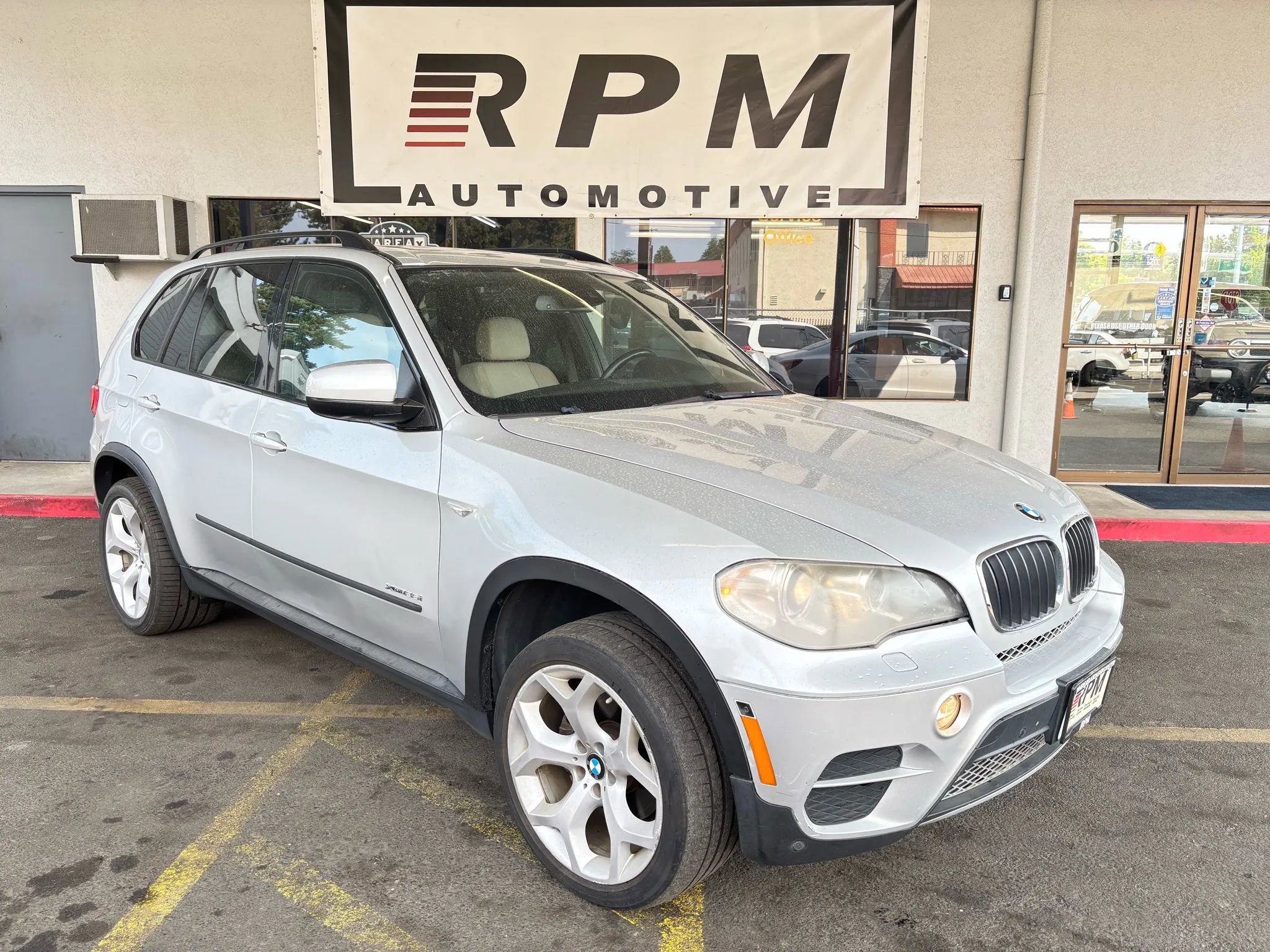 Used 2012 BMW X5 xDrive35i w/ Convenience Pkg image 1
