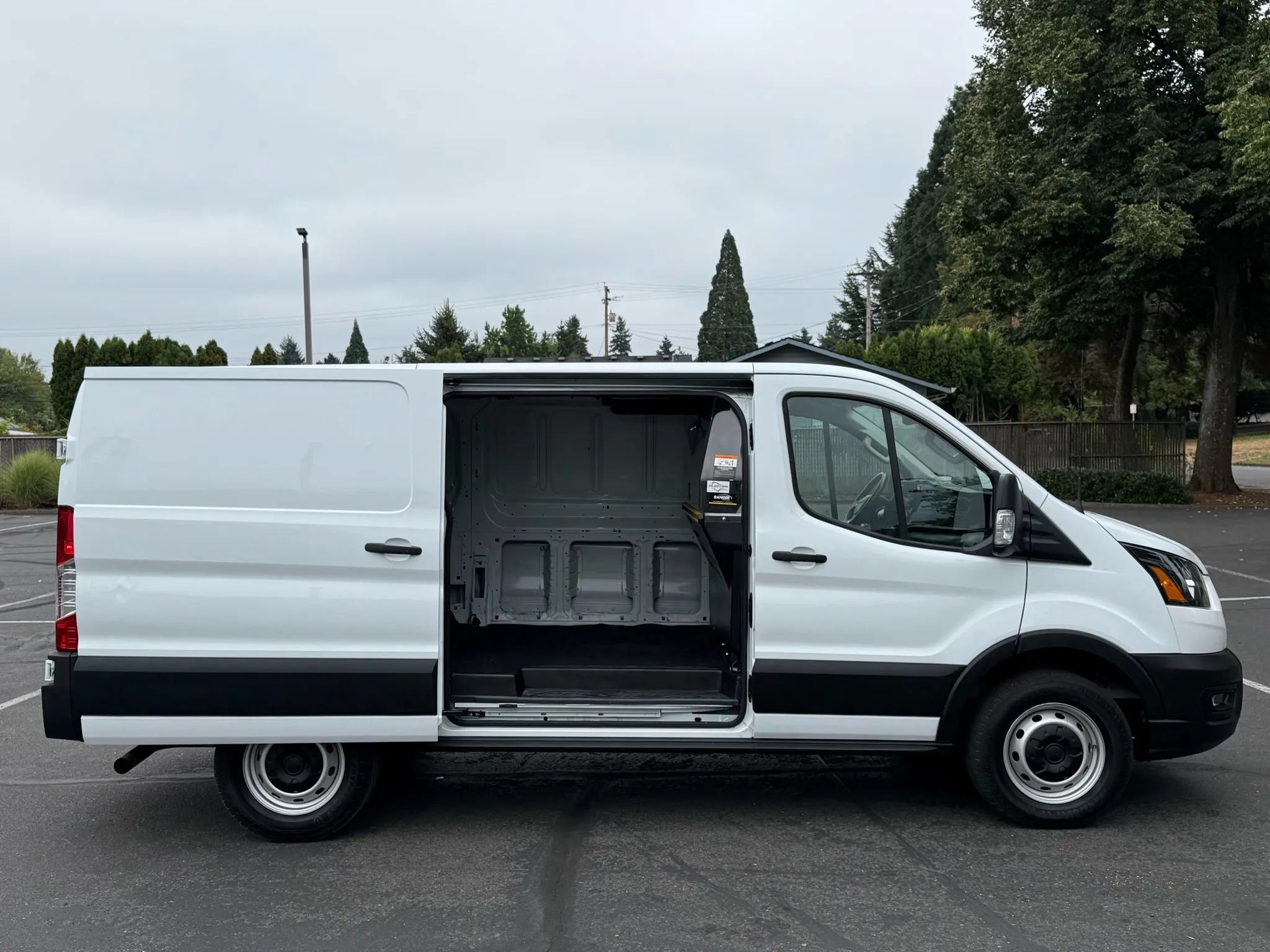 Used 2020 Ford Transit 250 Low Roof RWD image 23